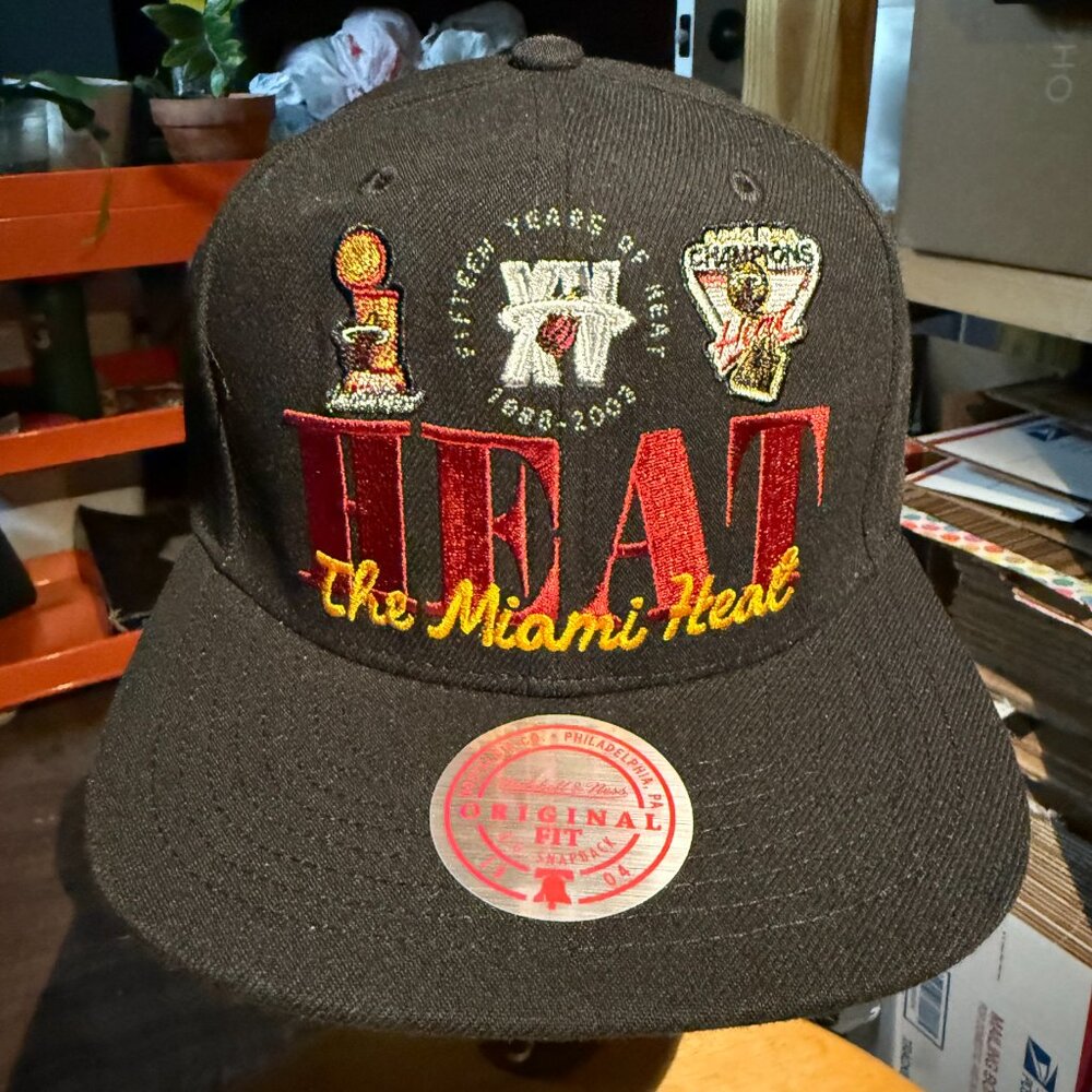Miami Heat NBA Mitchell & Ness Reframe Retro Snapback Hat Cap Black